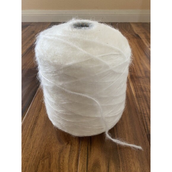 Soft Fluffy Cone Yarn White 470g #413 - Picture 1 of 4